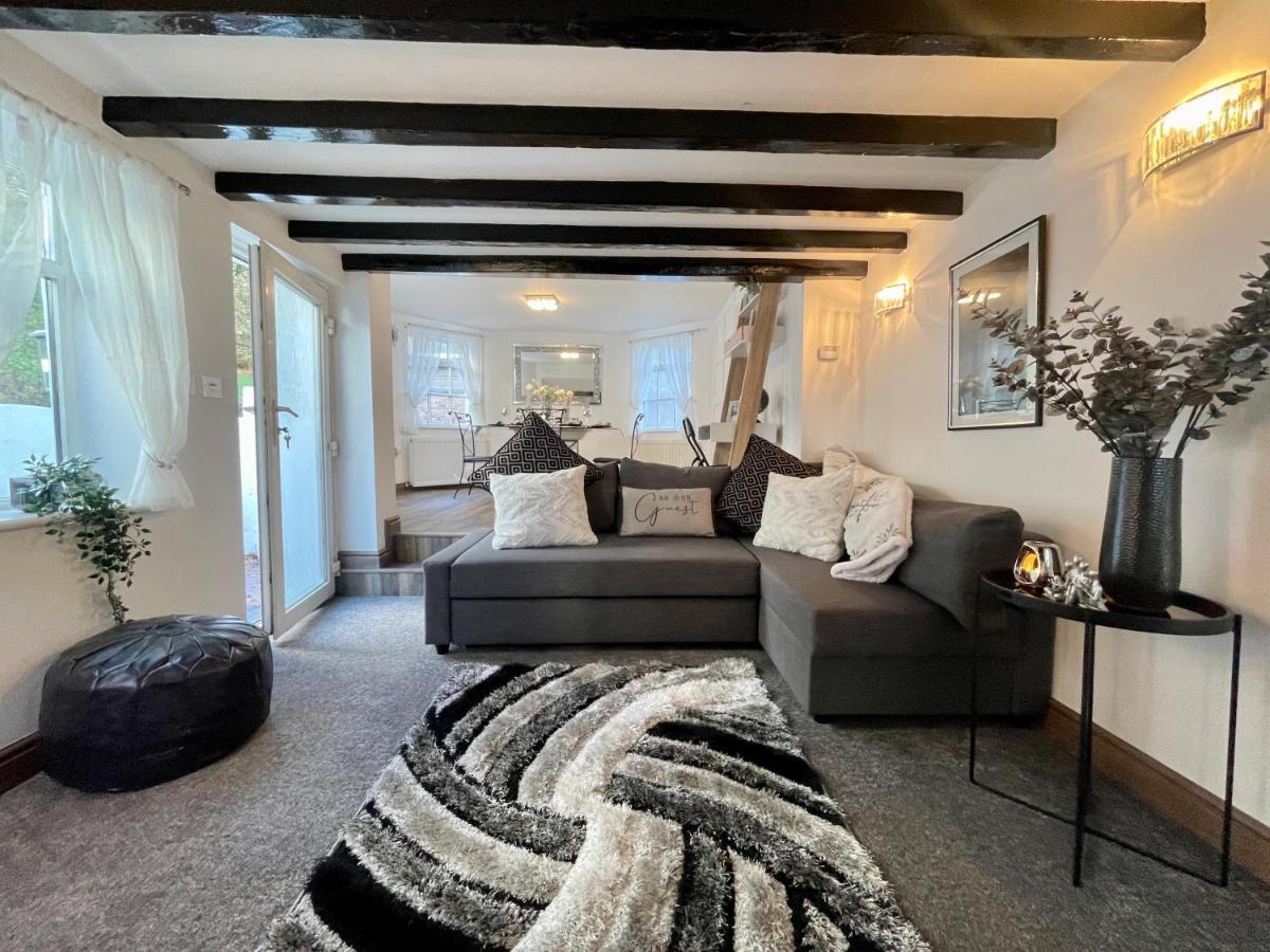 Tollgate House - Luxury Cozy Cottage - Huge Hot Tub - Alton Towers Cheadle  Exteriér fotografie