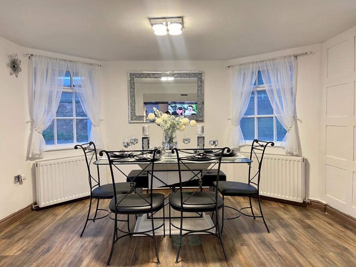 Tollgate House - Luxury Cozy Cottage - Huge Hot Tub - Alton Towers Cheadle  Exteriér fotografie