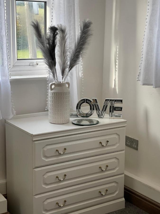 Tollgate House - Luxury Cozy Cottage - Huge Hot Tub - Alton Towers Cheadle  Exteriér fotografie