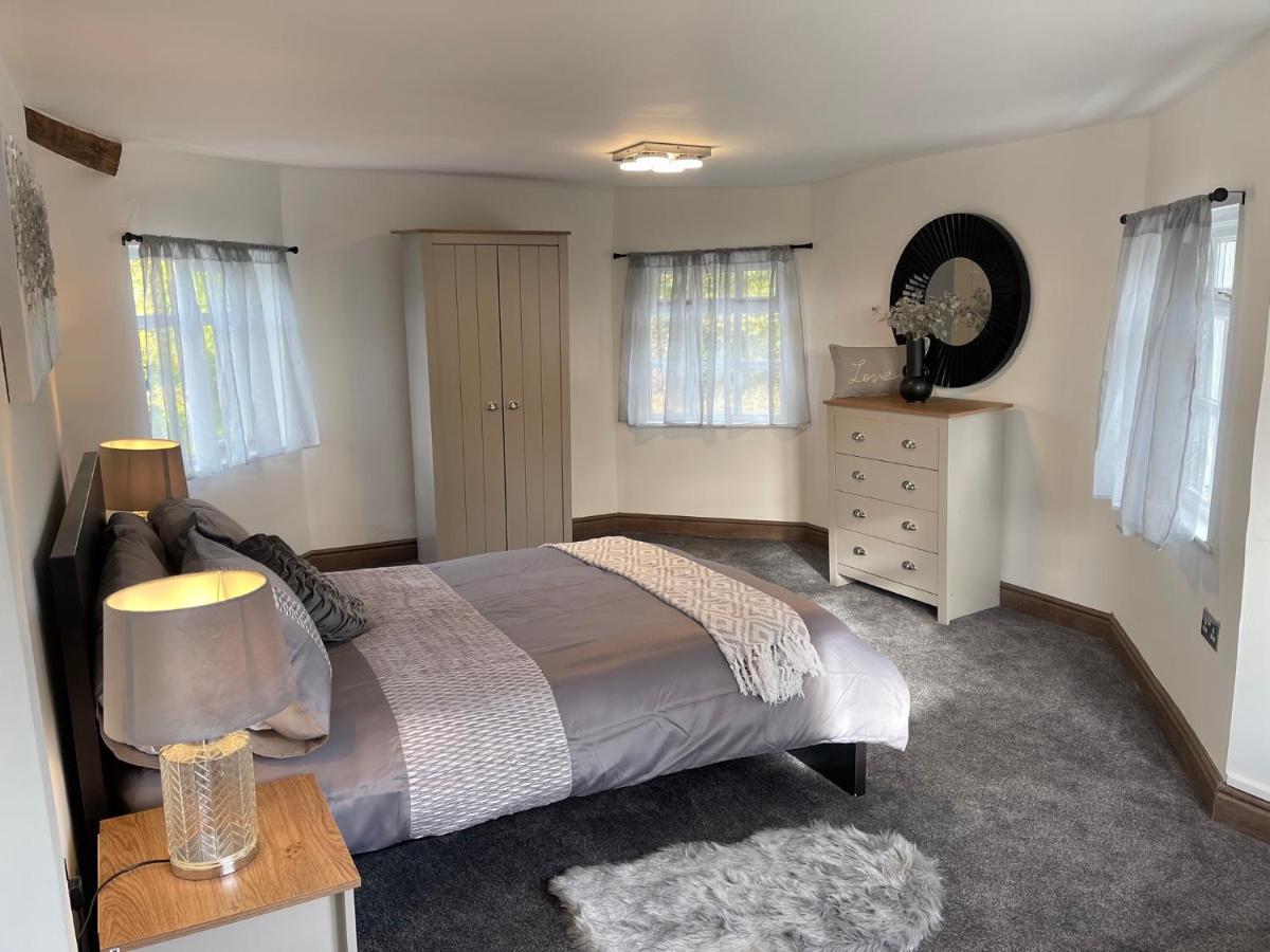 Tollgate House - Luxury Cozy Cottage - Huge Hot Tub - Alton Towers Cheadle  Exteriér fotografie