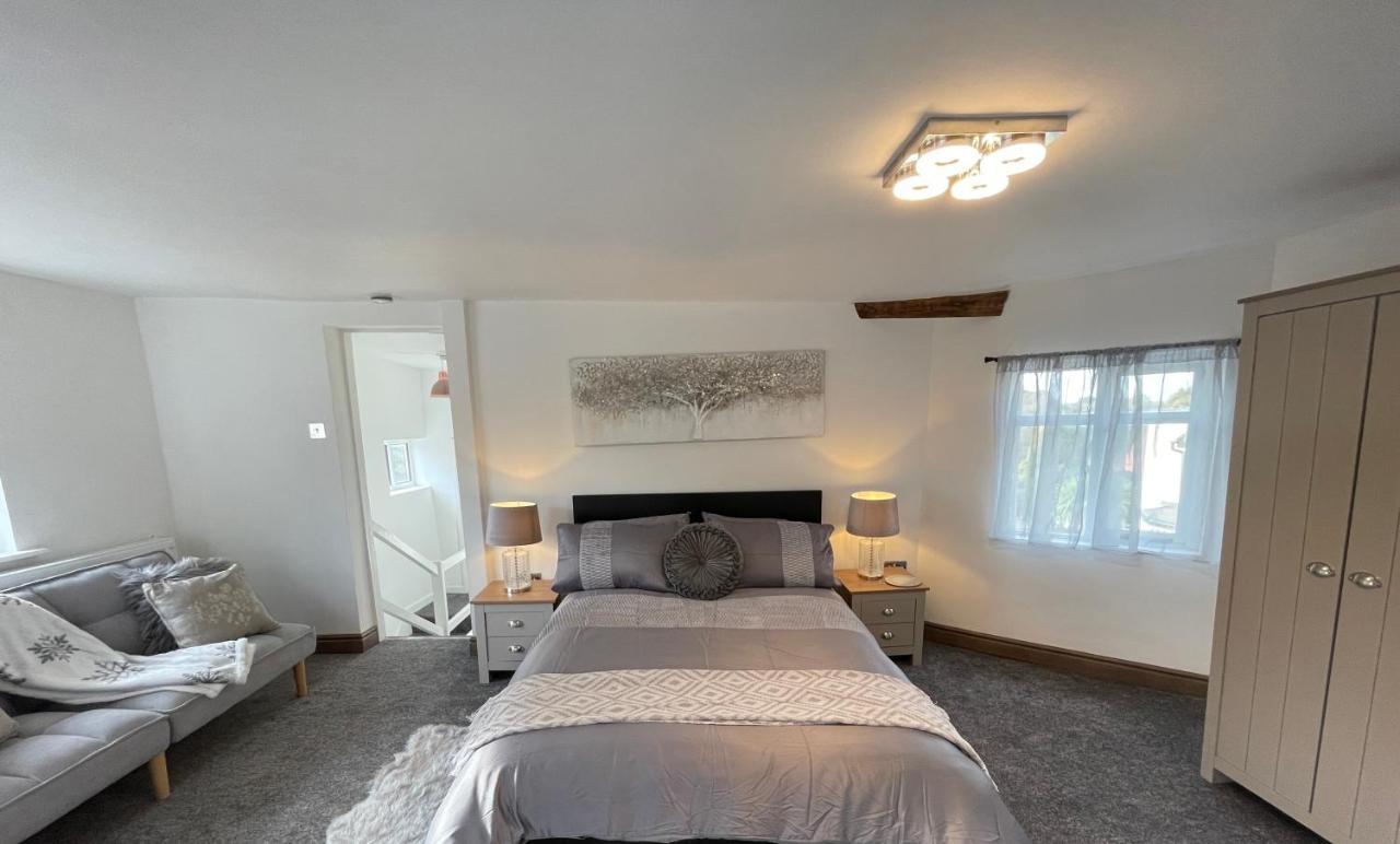 Tollgate House - Luxury Cozy Cottage - Huge Hot Tub - Alton Towers Cheadle  Exteriér fotografie