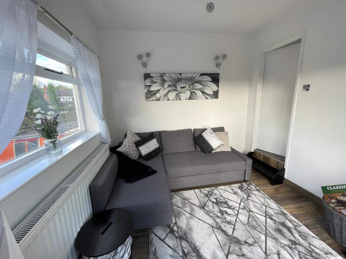 Tollgate House - Luxury Cozy Cottage - Huge Hot Tub - Alton Towers Cheadle  Exteriér fotografie